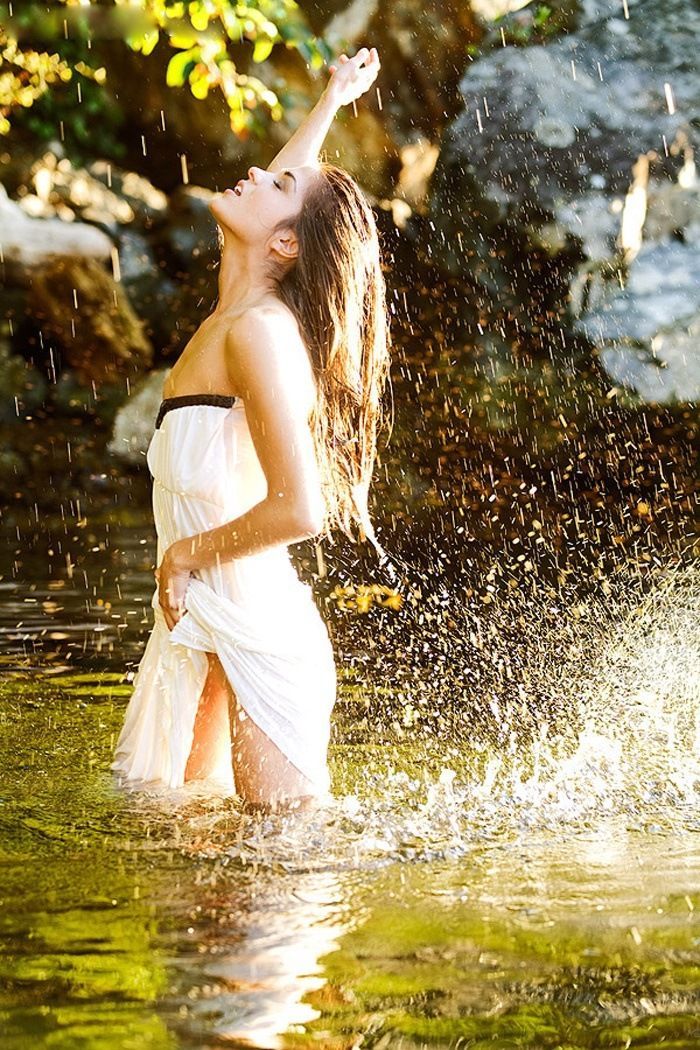 Marie Avgeropoulos in Davao