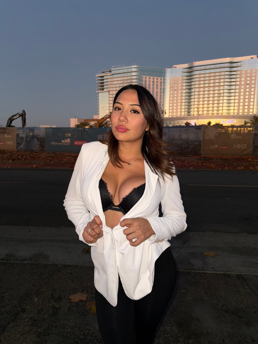 Take a pause and enjoy Ali Cruz — streaming from Davao