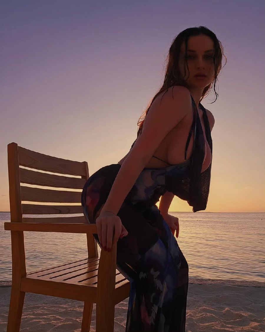 Sexy girl Miranda Faith nude in Davao